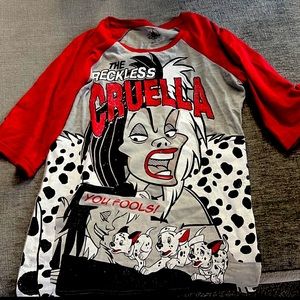 NWOT Disney Villains Cruella Deville Top